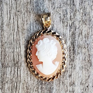 Vintage 14K Cameo Pendant