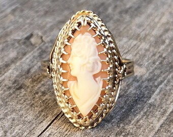 Vintage 14K Carved Cameo Ring Size 5 1/2