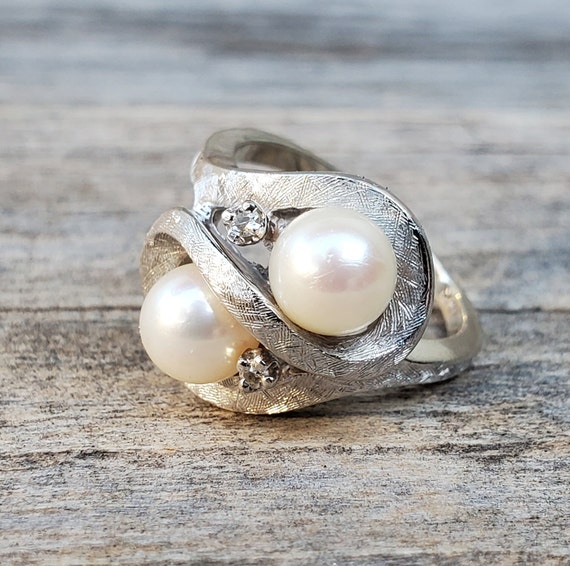 Vintage 14K Double Pearl & Diamond Ring - image 3
