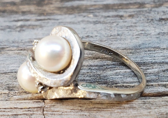 Vintage 14K Double Pearl & Diamond Ring - image 7