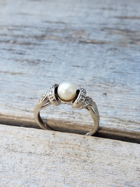 10K Pearl and Diamond Ring - image 6