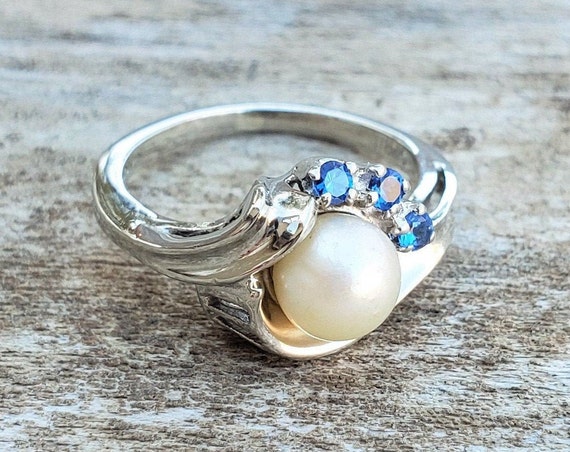 10K White Gold Pearl Sapphire Ring - image 2