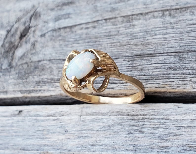Vintage 14K Opal Ring