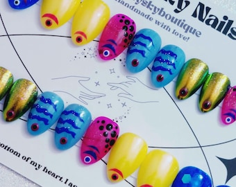 Set de uñas con forma de pez para señuelos de pesca, moderno y divertido para las vacaciones. 24 piezas. ¡Juego completo! Hecho a mano, reutilizable, pintado a mano, ¡listo para enviar! ¡Incluye kit de aplicación!