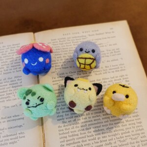 needle felted pikachu with star keychain, pokemon star key ring, handmade pure New Zealand Wool Felt Gift, manga lover, cartoon character