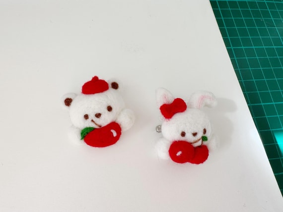 羊毛フェルト うさぎ くま ブローチ 指輪 イヤリング さえ 羊毛フェルト うさぎ くま ブローチ 指輪 イヤリング さえ