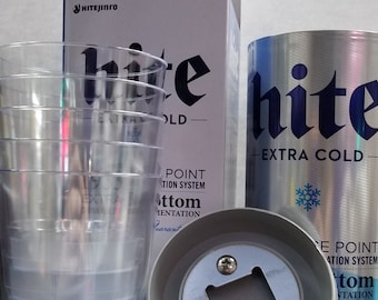 Jinro Hite Traveling Plastic incluye abridor de botellas incorporado y 5 vasos de 4 oz.