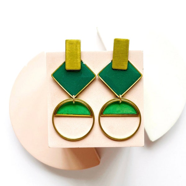 Pendientes colgantes para mujer, pendientes verde esmeralda Reino Unido, pendientes de declaración verde, pendientes geométricos para pieles sensibles, joyería contemporánea