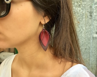 Orecchini "Foglie" in vera pelle bicolore / Borgogna e Rosso vino / Accessorio fatto a mano da Detelini