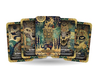 Może przedstawiać: Zestaw sześciu kart orakula z złotymi i zielonymi akcentami. Karty przedstawiają ilustracje wilków i tekst "Fenrir the Wolf of Fate Oracle Cards".