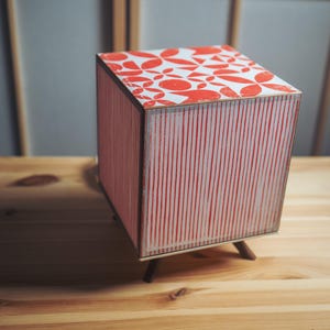 Lampada di carta Shoji moderna fatta a mano – Flower R No. 0001