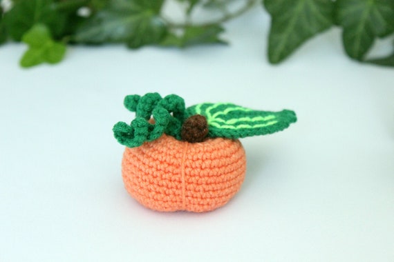 Crochet pumpkin toy halloween, Stuffed amigurumi toy halloween decoration, Easy Halloween pattern