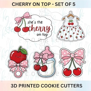 Puede incluir: Un juego de tres tazas de cerámica con un acabado mate moteado. Las tazas son en tonos crema, gris claro y gris oscuro. Cada taza tiene un diseño simple y moderno, ideal para café o té.