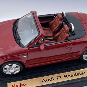 マイスト　Audi TTロードスター Miniatura Carrinho Carro Audi TT Roadster Diecast 22-15079D Maisto
