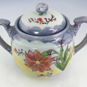 Pretty Vintage Lusterware SUGAR BOWL w Lid Floral Design Made in Japan