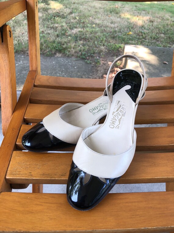 Vintage Salvatore Ferragamo slingbacks