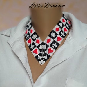 Collier de perles fait main noir et blanc Collier en damier Collier de casino Carte de Las Vegas joueur de casino Bijoux cadeau d'Ukraine