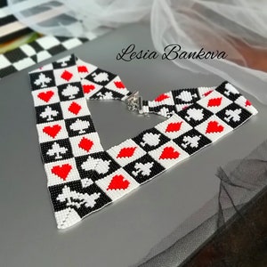 Collier noir et blanc fait main collier échiquier casino collier carte Las Vegas casino joueur cadeau bijoux pour Halloween