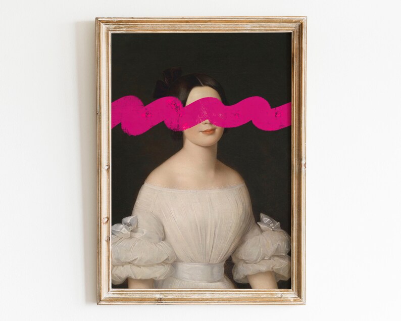 K&ouml;nnte beinhalten: Ein Vintage-Portr&auml;t einer Frau in einem wei&szlig;en Kleid mit einer leuchtend pinkfarbenen abstrakten Form, die ihre Augen bedeckt.