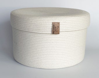 Storage basket with lid in ivory color. 25/15 Rope Basket for Storage and Organization