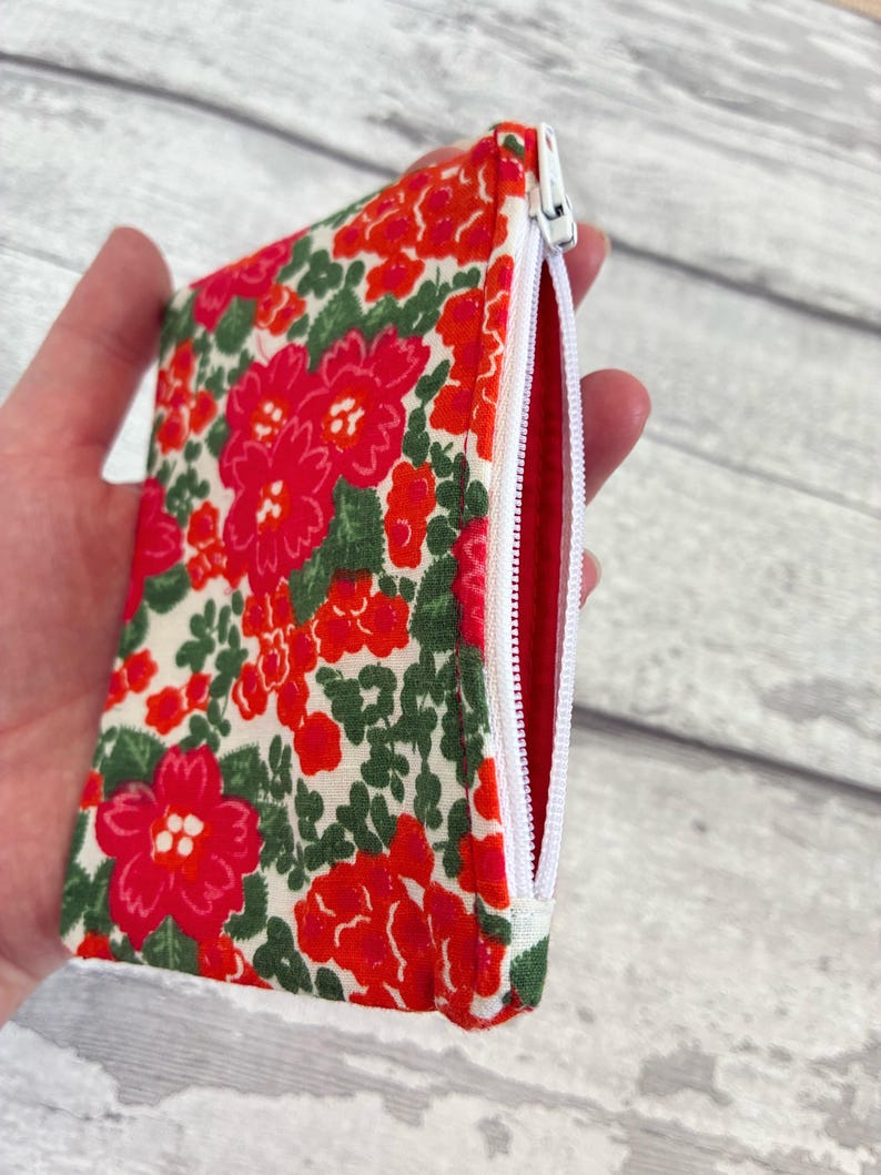 Floral Fabric Zipped Coin Purse: Red Green Fabric Pouch - Etsy UK