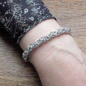 Bracelets en cotte de mailles, bracelets à tissage byzantin, bracelets en aluminium et en acier, bracelets brutalistes, bracelets à chaîne unisexe, bracelets à maillons
