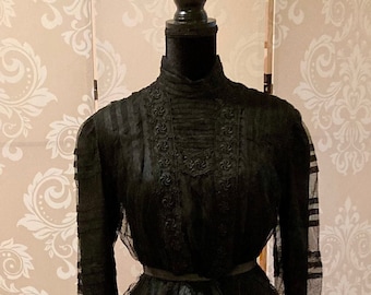 Spectacular antique Victorian mourning dress