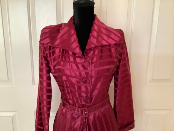 Cranberry satin vintage 40 s hostess dress… - image 3