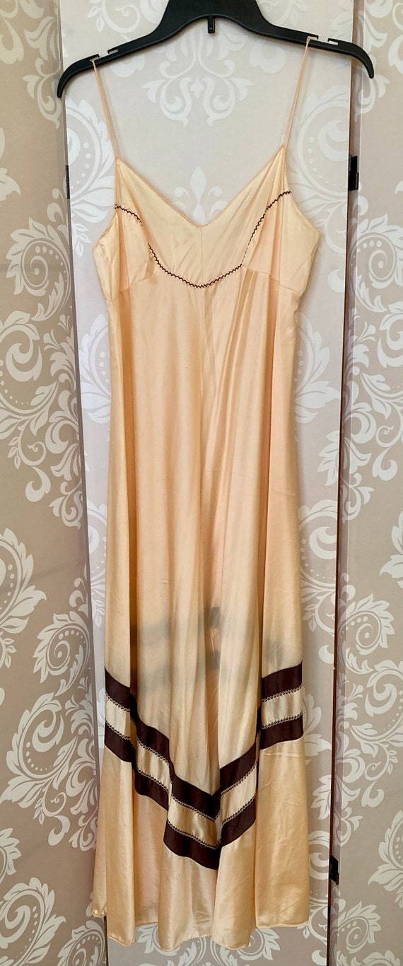 Pretty vintage 60 s slip/ nightgown