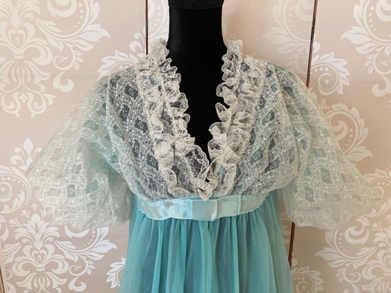 Beautiful vintage 60 s aqua peignoir - image 1