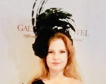 Svart fjäderfascinator