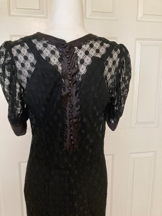 Glam Vintage 30s lace gown from France. - image 3