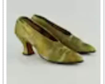 Vintage 1920s gold satin pumps w French heels