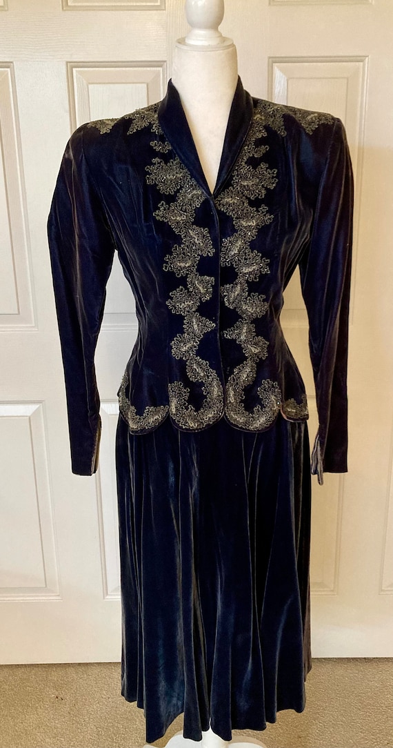 Saphire blue Vintage 40s velvet suit - image 2