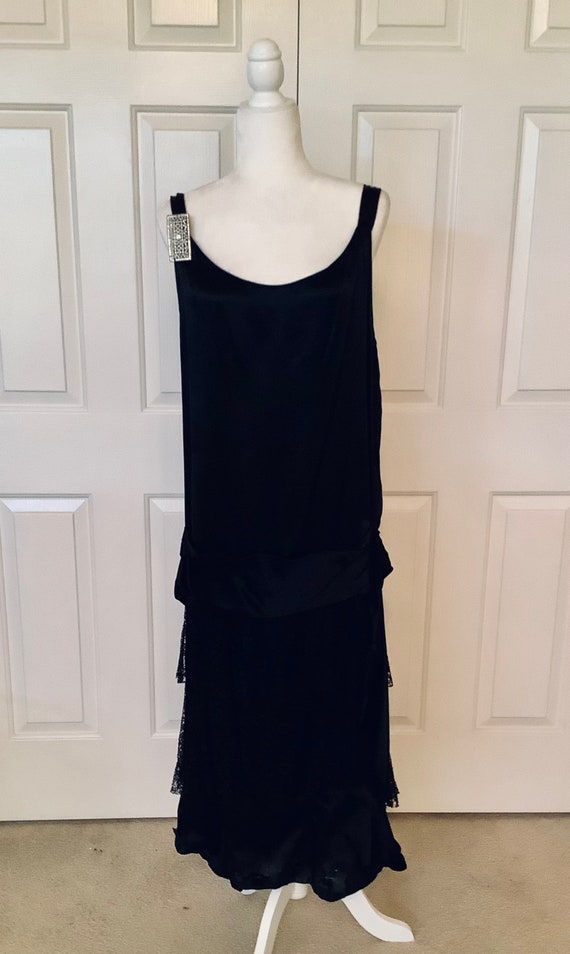 Antique Flapper dress circa 1920s (wounded and nee