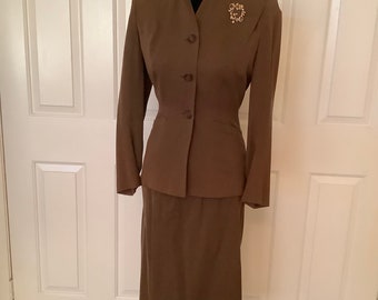 Vintage 40 s brown suit.  ( flawed ) .. brooch sold separately