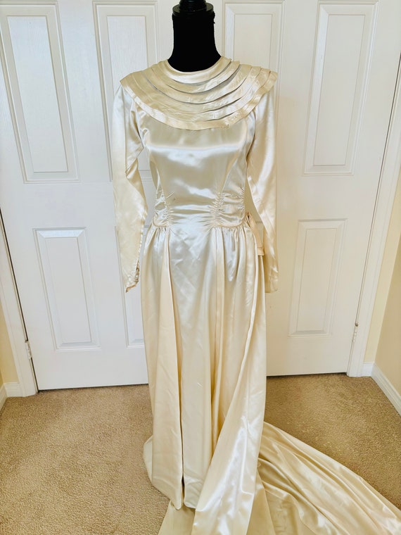 Romantic Art deco 30s antique sleek satin wedding… - image 3