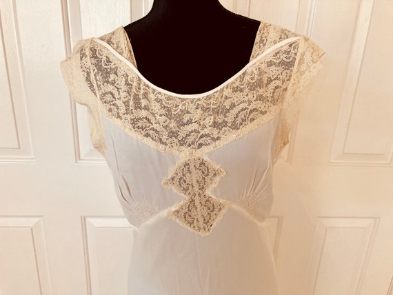 Glamorous vintage 30 s nightgown - image 1