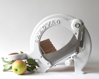 Danish Bread cutter. Bread slicer Raadvad Denmark. Breadslicer. Vintage Industrial Kitchen Design. Mid century modern Kitchen Decor