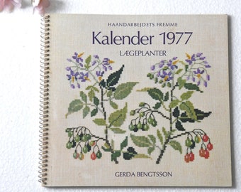 Haandarbejdets fremme. Medical Plants Cross stitch book. 1979 Year Book. Danish handcraft guild Patterns by Gerda Bengtsson.