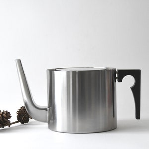 Arne Jacobsen Teapot Stelton Cylinda Line. Vintage AJ Scandinavian Mid Century Modern