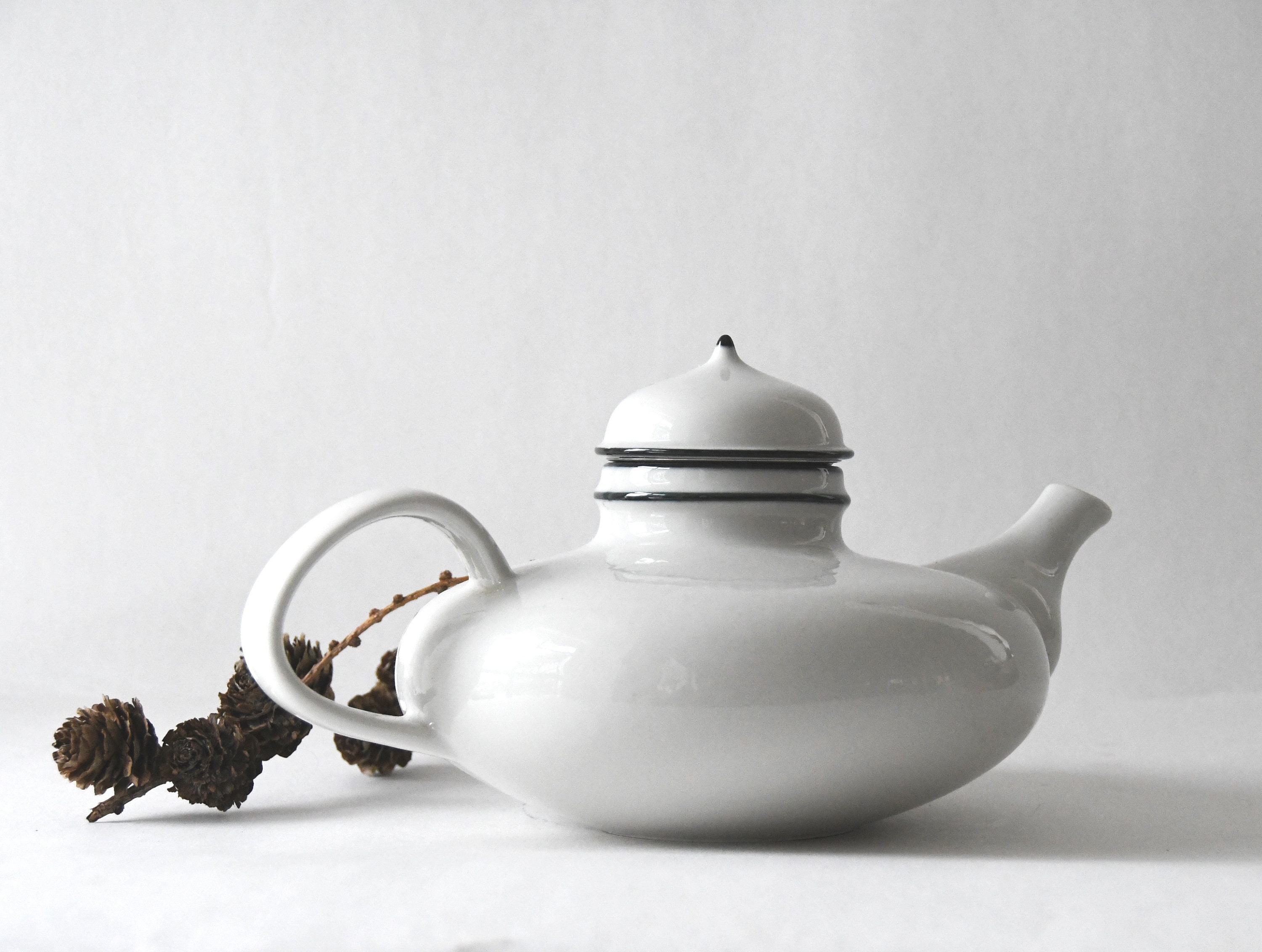 Inger Persson POP Teapot With Infuser. Rörstrand 1968