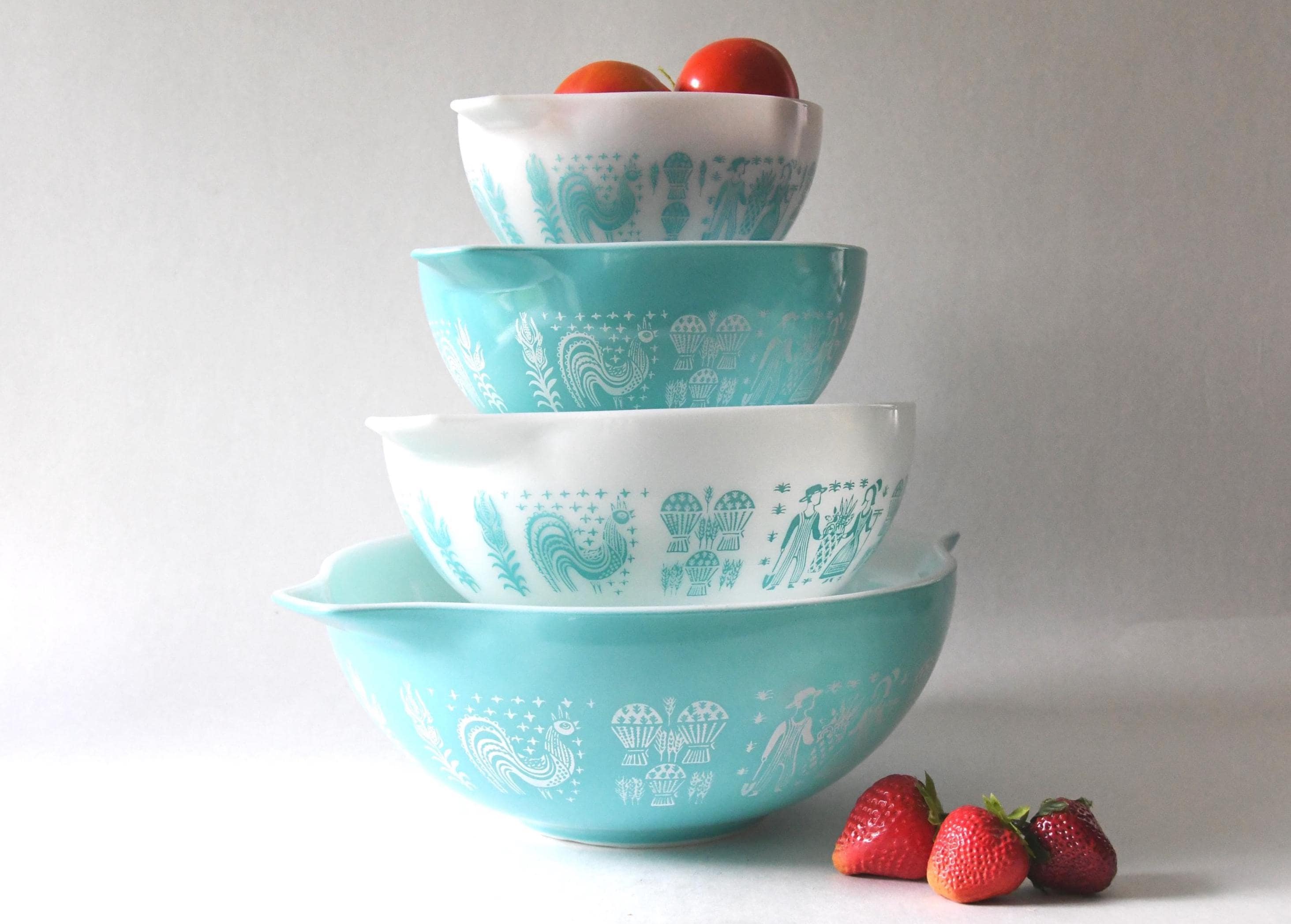 Vintage Pyrex Cinderella Bowl Set. Amish Butterprint Turquoise
