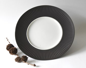 Quistgaard Plate Flamestone. Large Dinner plate. Old Brown Fluted. Danish Mid century Modern design. DANSK. IHQ