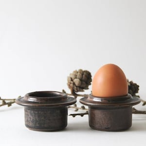 Arabia Finland. Two Ruska Egg Cups by Ulla Procope. Pair Modern Stoneware Made in Finland. Scandinavian Mid century Tableware