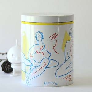 Duńska puszka IRMA Tin autorstwa Wilhelma Freddiego z 1986 r. Nowoczesna puszka na kawę. Współczesna ilustracja Skandynawski nowoczesny przedmiot kolekcjonerski. Prezent dla niego