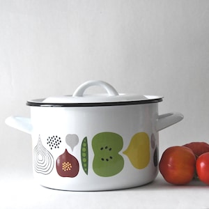 Olla para cocinar, verduras de Kaj Franck. Esmalte moderno de mediados de siglo. Hackman Finlandia/ Raadvad Dinamarca