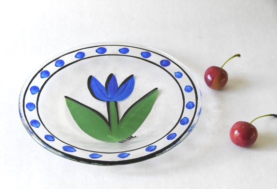 Ulrica Hydman Vallien Kosta Boda Tulip Plate, Signed Swedish Glass