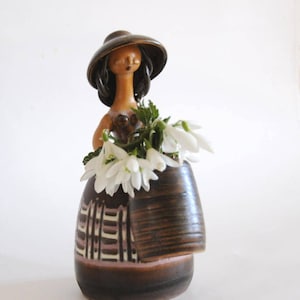 Swedish Flowergirl by Cay Cedergren. Mid century modern. 1960s ceramic. Vintage Studio Pottery. Scandinavian Collectible image 3