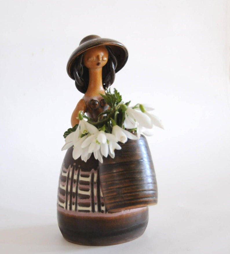 Swedish Flowergirl by Cay Cedergren. Mid century modern. 1960s ceramic. Vintage Studio Pottery. Scandinavian Collectible image 3